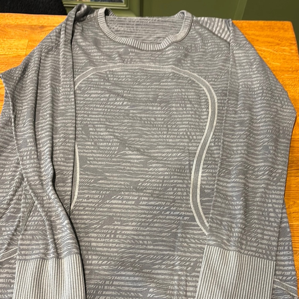 Lululemon swiftly long sleeve 12